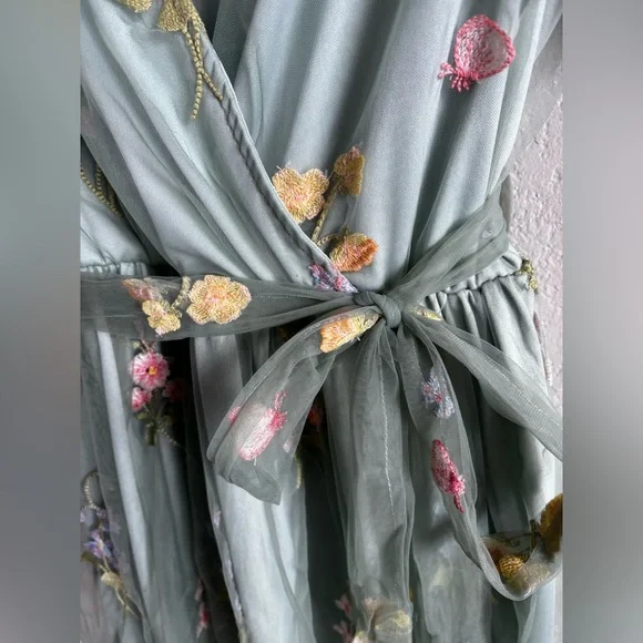 Floral Embroidered Green Maxi Dress - Picture 4 of 4